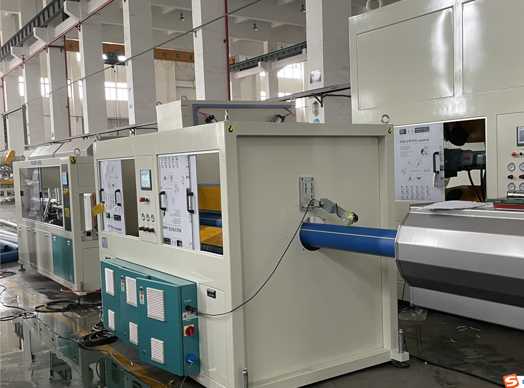 Que faire lorsqu'il n'y a pas de vide dans la production d'équipements de tuyaux de coextrusion à trois couches en PE