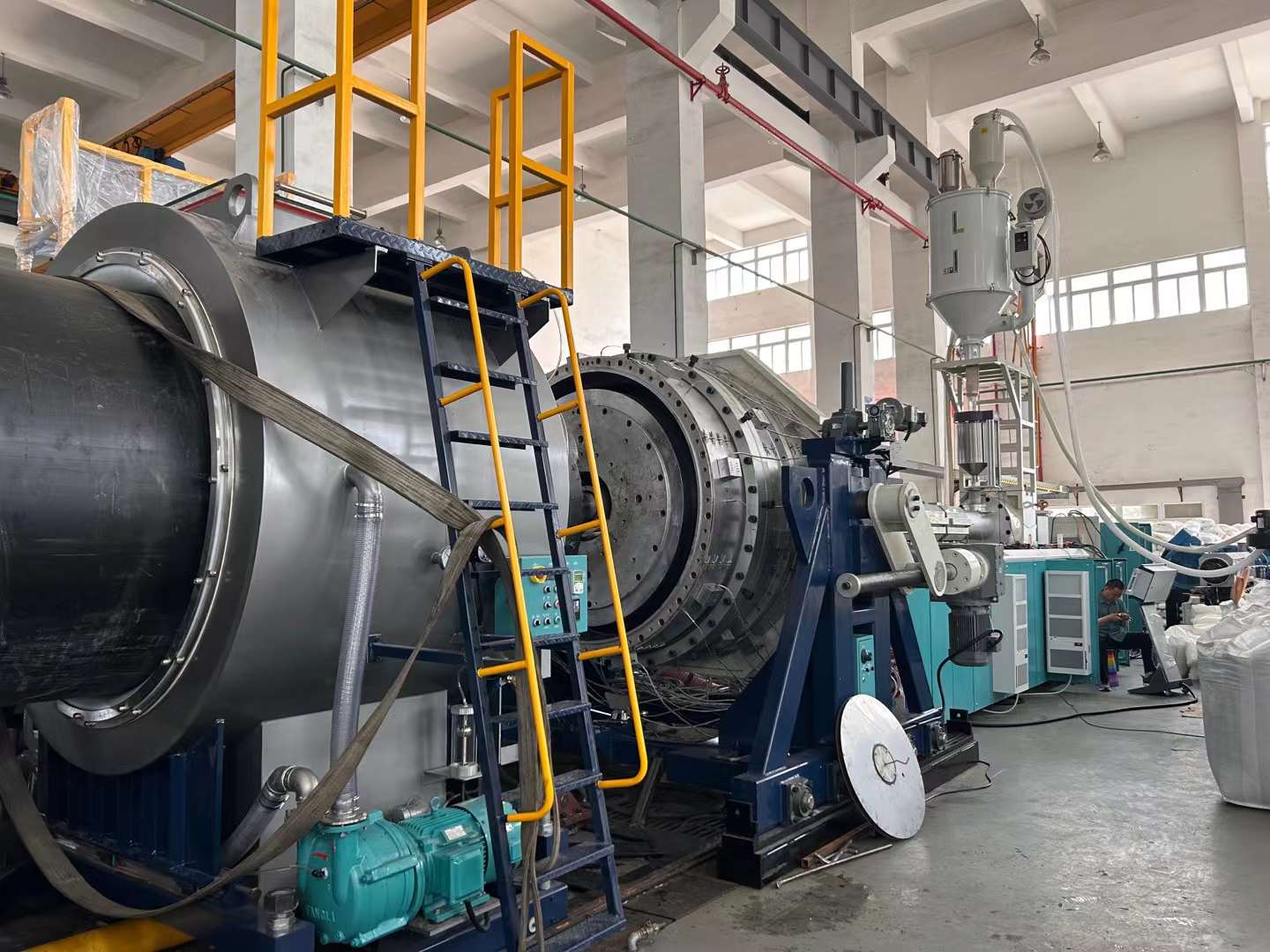 Tuyaux de forte épaisseur et de grand diamètre : comment éviter l'affaissement lors de l'extrusion de tuyaux