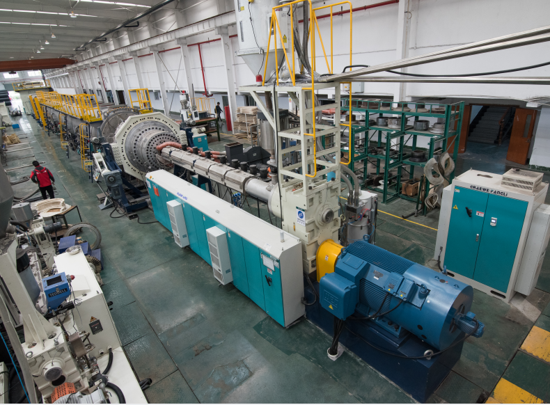 Mesures pour résoudre le courant instable de la machine principale de l'extrudeuse de plastique